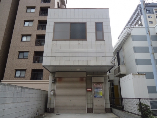 明石駅南　国道2号　駐車場2台付　元営業所　鉄骨2階一戸建