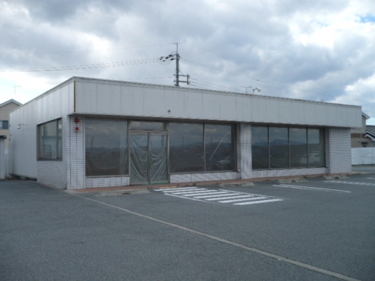 粟生　県道23号沿い　元コンビニ　貸店舗
