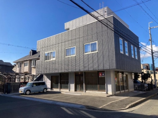 土山　二見プラザ前　スケルトン（元模型店）　貸店舗