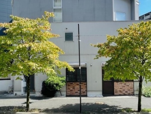 川西能勢口　駅近の住宅地　元イタリアン　１Ｆ　貸店舗