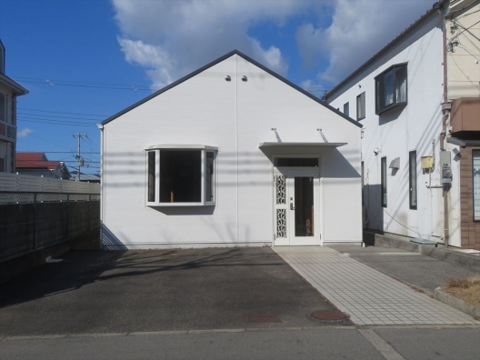 伊川谷　生活道路　スケルトン（元歯科医院）　木造平家一戸建