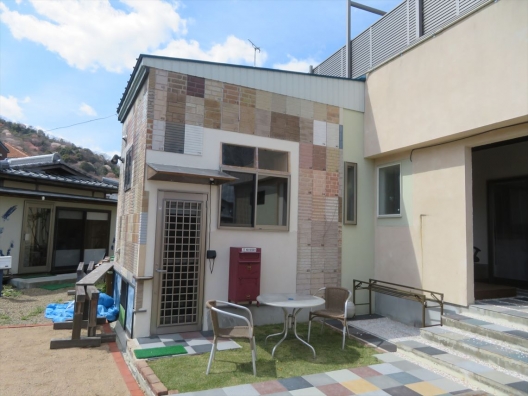 野里　女性アーティストらが集まる個性的な物件