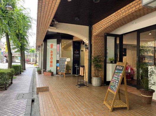 逆瀬川　駅近　コープ宝塚の前　元雑貨店　１Ｆ　貸店舗・事務所