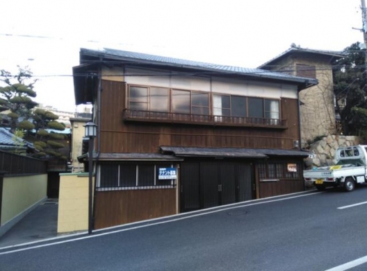 有馬　金の湯まで徒歩1分　有馬温泉街　古民家　貸店舗