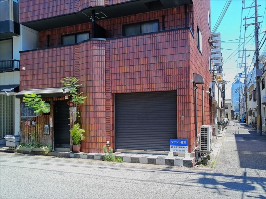 板宿　駅近　スケルトン（元ＢＡＲ）　１Ｆ　貸店舗