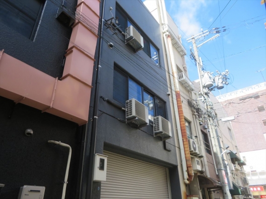 板宿　本通商店街すぐ東　鉄骨3階建一棟貸し　貸店舗・事務所