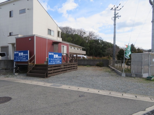 網干　県道421号　コンビニ前　駐車場付　貸トレーラーハウス