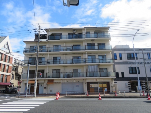 大倉山　有馬街道沿い　元和菓子店　１Ｆ　貸店舗