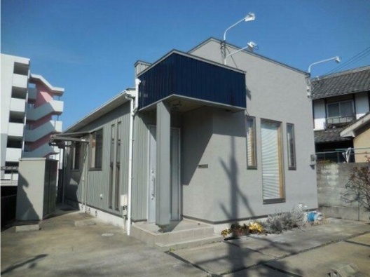 御着　駐車場5台付　事務所仕様　一戸建　貸店舗・事務所