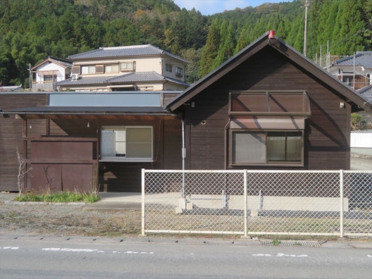 安富　県道23号　峠下の茶屋　元お食事処　木造平家一戸建