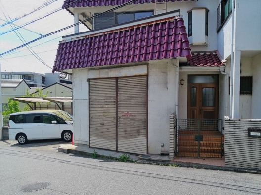 阪急宝塚　閑静な住宅地　元クリーニング店　貸店舗・事務所