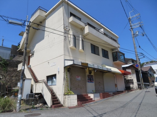 花山　数少ない駅前の店舗　元ブティック　１Ｆ　貸店舗