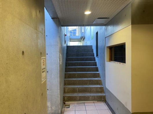 元町　トアウエスト　スケルトン（元ヨガ教室）　地下　貸店舗