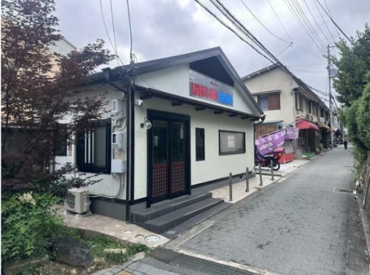 清荒神　参道沿い　元カフェ＆アトリエ　地下付　貸店舗