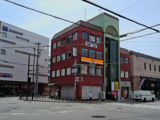 鈴蘭台　駅前の好立地　北西角地　元居酒屋　１Ｆ　貸店舗