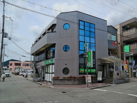 岡場　駅近　北東角地ビル　スケルトン（元健康食品販売店）