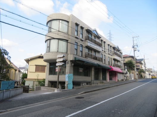 夙川　越木岩筋　元インテリアショップ　１Ｆ　貸店舗