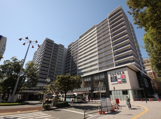 阪急塚口　ＳＯＣＯＬＡ塚口クロス　外向き　貸店舗