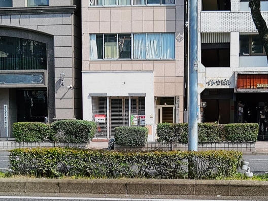 元町　駅前　中央幹線　元古着屋　１Ｆ　貸店舗