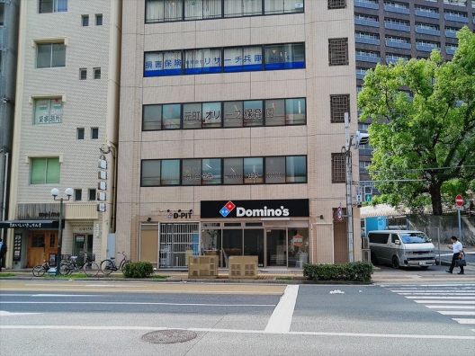 県庁前　駅前　南東角地　間口良好　元ピザ屋　１Ｆ　貸店舗