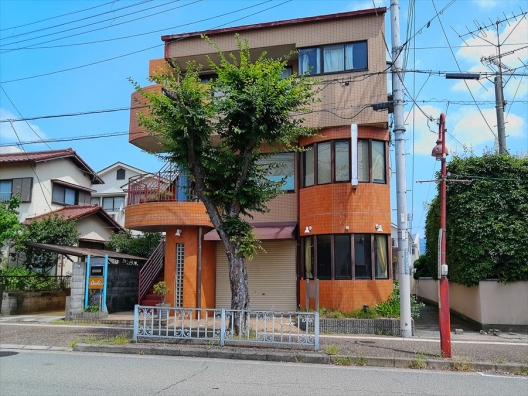 逆瀬川　メインストリート　市役所通り　元子供服店