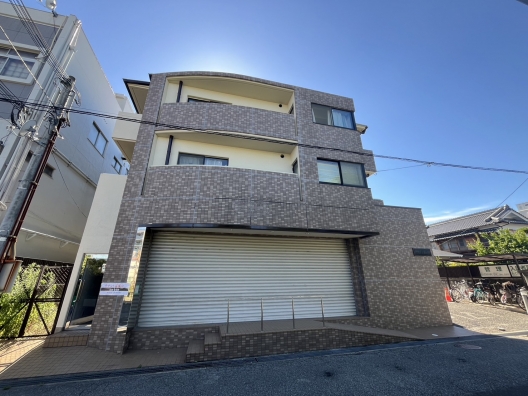新伊丹　駅近　元リフォーム会社　事務所仕様　貸店舗・事務所
