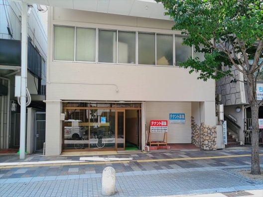 加古川駅南　サンロード　１Ｆ　カフェ　居抜き店舗