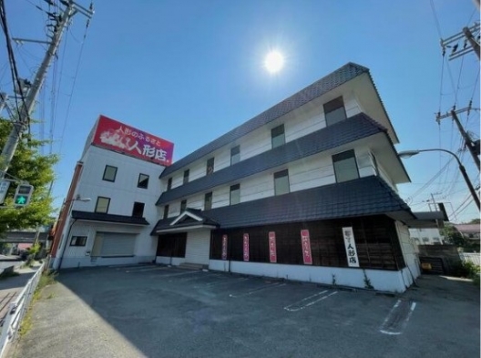 西新町　国道175号　北東角地　駐車場7台付　元人形店