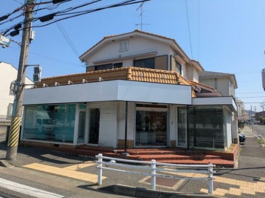 垂水桃山台　北西角地　駐車場1台付　元学習塾　木造2階一戸建
