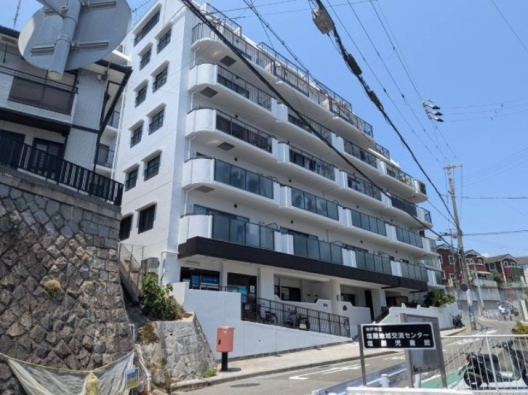 塩屋　駐車場付　スケルトン（元歯科医院）　１Ｆ　貸店舗