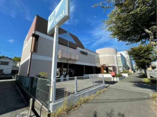 伊川谷　元家具店　鉄骨3階一棟貸し　貸店舗・倉庫