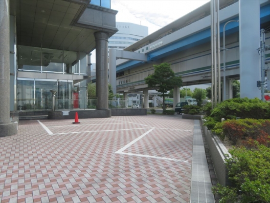 中埠頭　駅前角地ビル　喫茶店＆ギャラリー　居抜き店舗