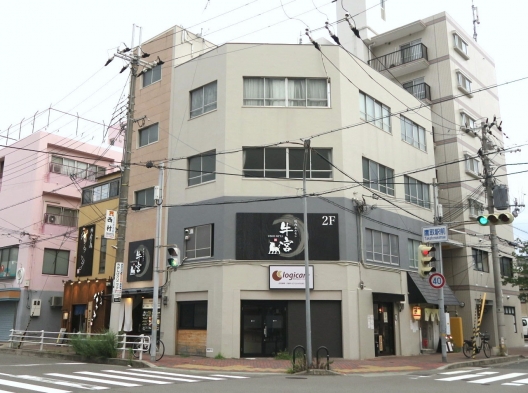 鷹取　駅真正面角地ビル　飲食店可　訪問介護事業所　空予定