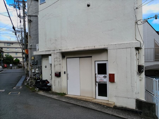 板宿　超格安家賃が魅力　地下倉庫付　元酒処　１Ｆ　貸店舗
