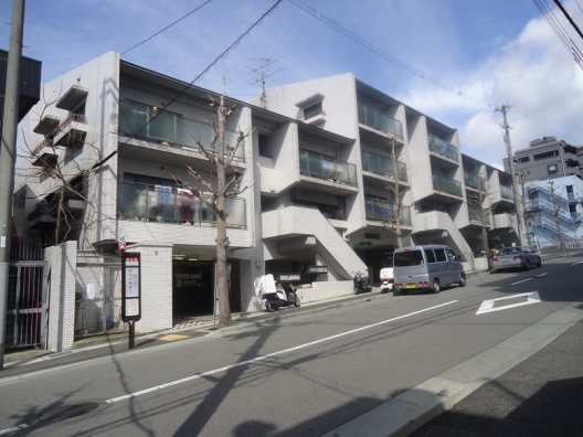 須磨白川台　元洋菓子工房　出入口面ガラス張り　貸店舗