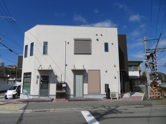 場南口　駅前角地　元無人販売店　１Ｆ　貸店舗・事務所