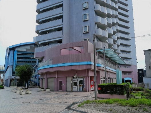 川西能勢口　みつなかホール前　衣料品店　１Ｆ　貸店舗