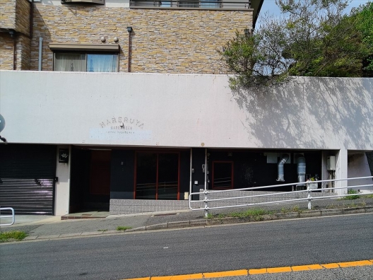舞子　舞子山手線の坂道沿い　元焼鳥屋　１Ｆ　貸店舗