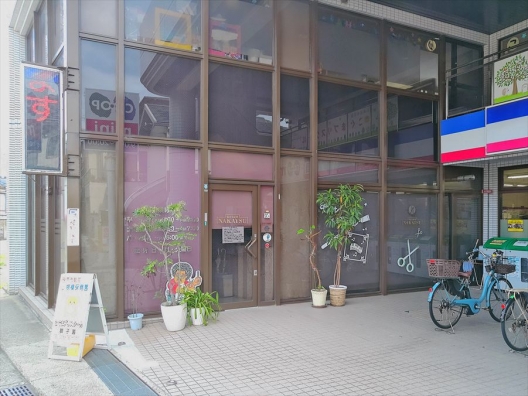 西舞子　ミニスーパーの隣　美容室　１Ｆ　貸店舗