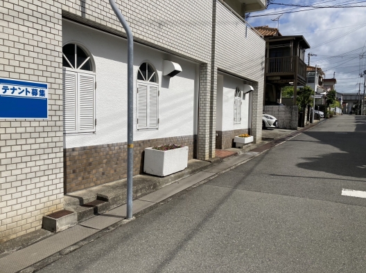 西明石　南東角地　間口良好　１Ｆ　ＢＡＲ　居抜き店舗