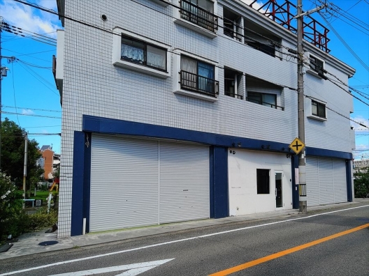 東二見　賃料低額　スケルトン（元クレープ屋）　１Ｆ　貸店舗