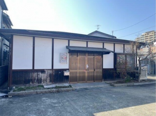 塚口　県道41号　駐車場3台付　居酒屋　居抜き店舗